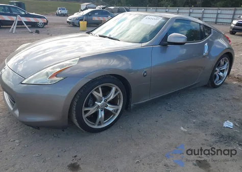 2010 Nissan 370Z Touring z USA, uszkodzony, nr VIN JN1AZ4EH2AM501100